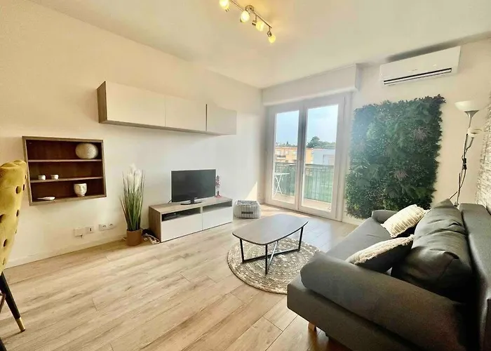 Apartment Jolie T2 40m2 Hopitaux Avec Terrasse Et Parking Montpellier